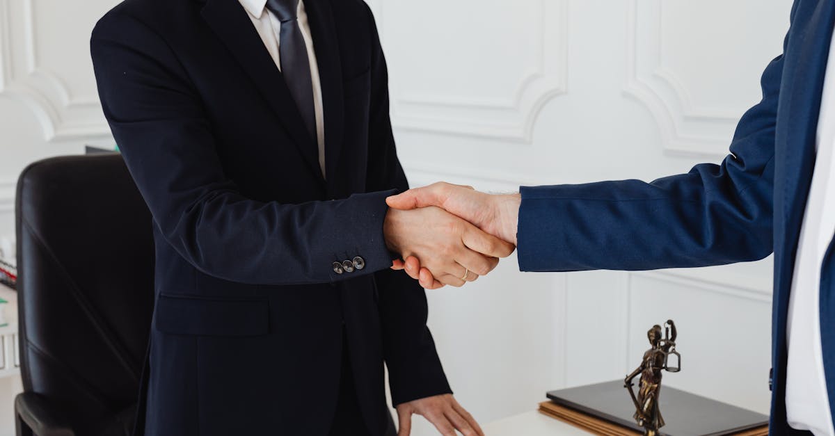 découvrez les principes fondamentaux du droit des affaires, y compris les contrats, la responsabilité civile et la réglementation. apprenez comment naviguer dans le monde juridique pour protéger votre entreprise et maximiser votre succès.