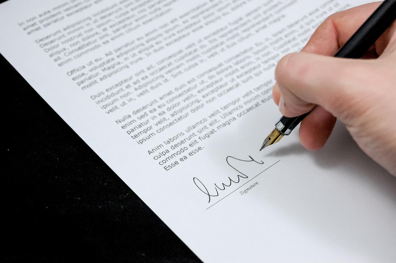 découvrez tout ce qu'il faut savoir sur les business agreements : définitions, types d'accords commerciaux, conseils de rédaction et bonnes pratiques pour sécuriser vos partenariats professionnels.