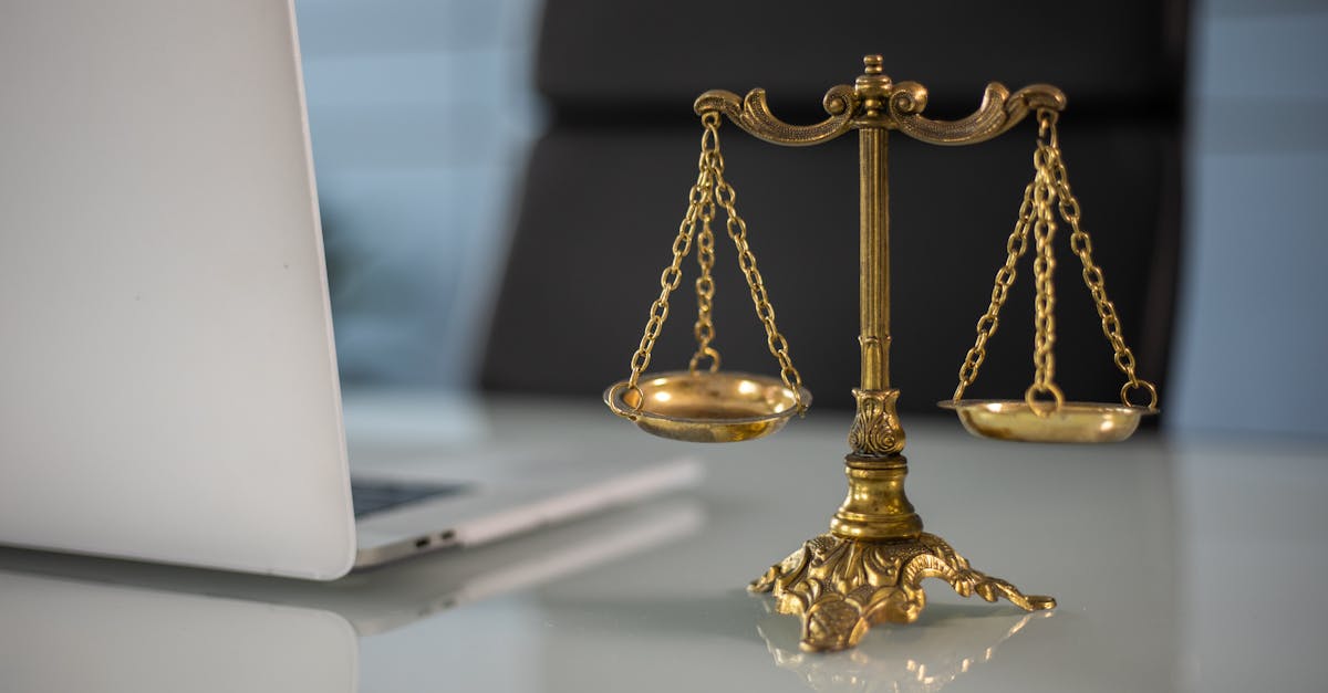découvrez les enjeux du droit des marques, une discipline essentielle pour protéger la propriété intellectuelle. explorez les procédures d'enregistrement, les droits des titulaires et les litiges potentiels liés à l'utilisation de marques. informez-vous sur les meilleures pratiques pour garantir la protection de vos actifs immatériels.