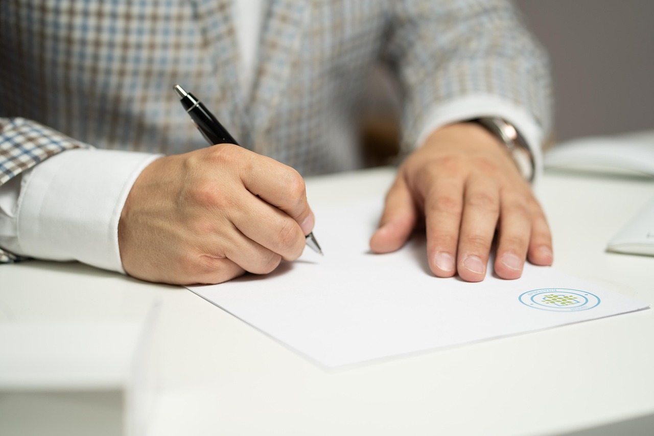 Quels articles du Code du travail encadrent les accords d’entreprise et conventions collectives en 2025 ?
